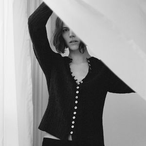 Zara v neck textured weave blouse w/buttons - sz S